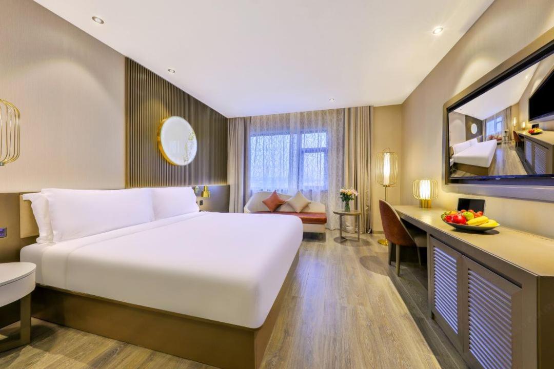 Hotel Crystal Orange Dahua Hutai Road 4*