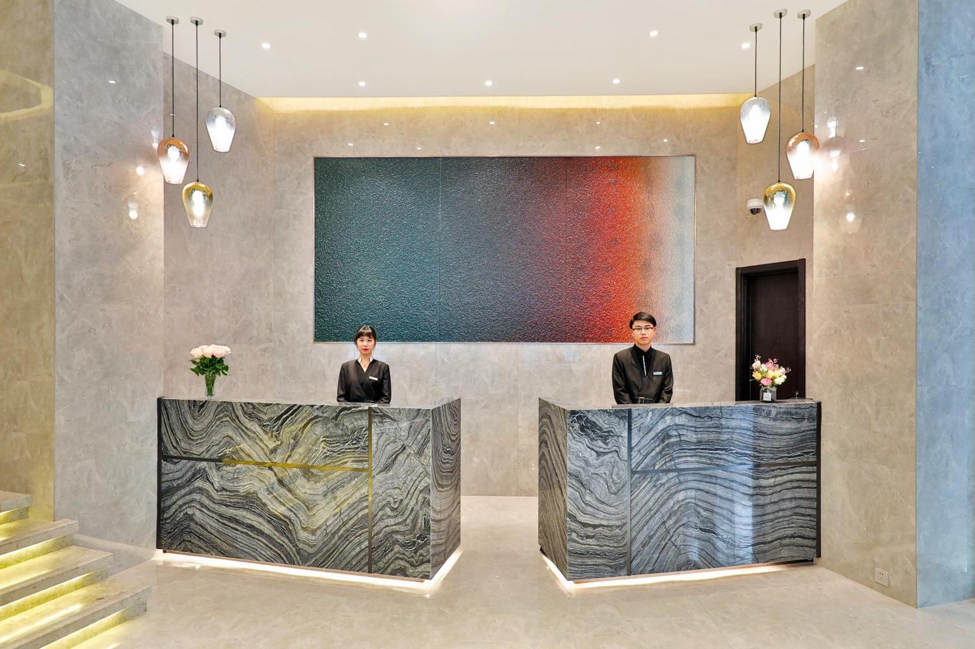 Crystal Orange Dahua Hutai Road Hotel 4*